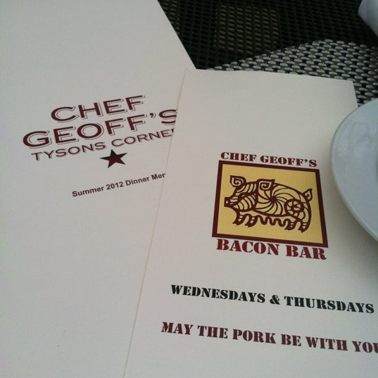 Foto diambil di Chef Geoff&#39;s oleh Jessica M. pada 8/15/2012