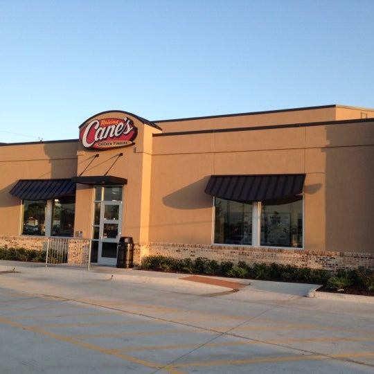 Photo taken at Raising Cane&#39;s Chicken Fingers by Dat L. on 8/4/2012