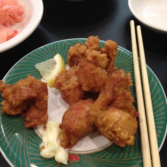 Foto tomada en Hanaichi Sushi Bar + Dining  por Riane el 7/13/2012