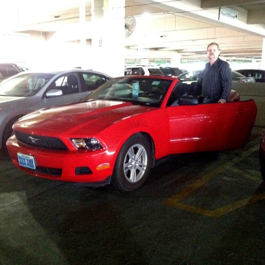 avis car rental la crosse wi