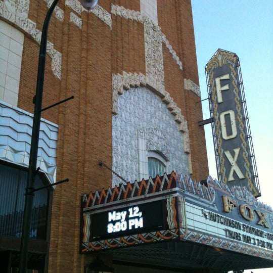 รูปภาพถ่ายที่ The Fox Theater โดย Bret H. เมื่อ 5/5/2012