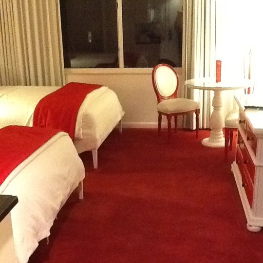 Foto tirada no(a) RED South Beach Hotel por Fernando C. em 2/19/2012