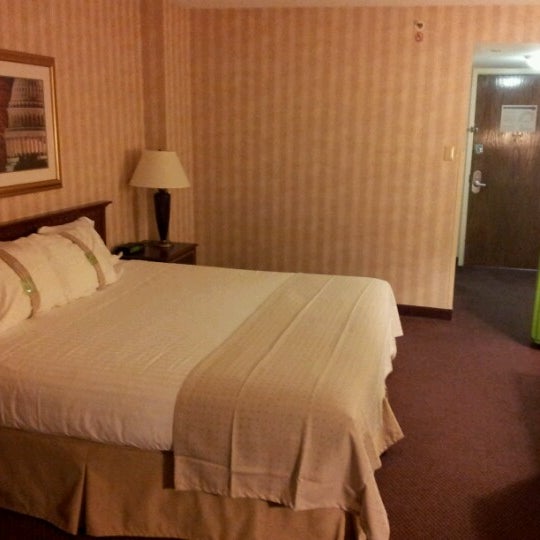 8/31/2012 tarihinde Koh C.ziyaretçi tarafından Holiday Inn Capitol'de çekilen fotoğraf