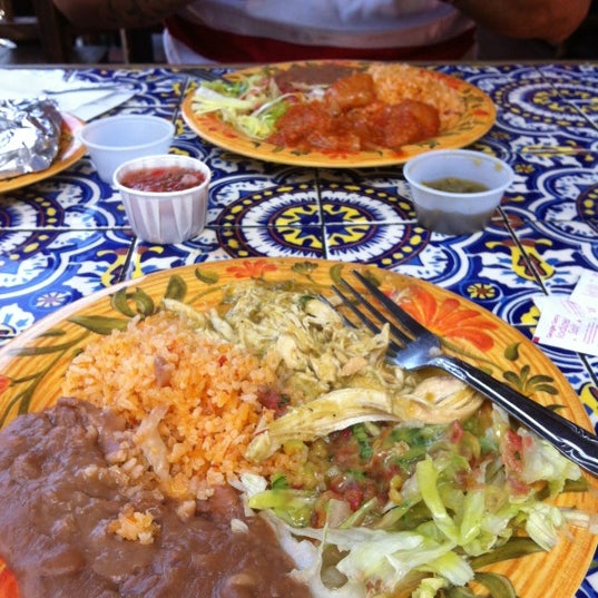 Снимок сделан в La Luz Del Dia Restaurant пользователем LeX 5/20/2012