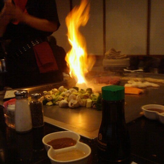 8/17/2011 tarihinde Sara S.ziyaretçi tarafından Atami Steak &amp; Sushi'de çekilen fotoğraf