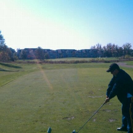 Foto diambil di The Osprey&#39;s Golf Club oleh Sam P. pada 10/23/2011