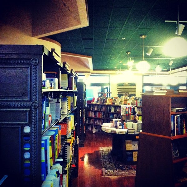 Photo prise au Full Circle Bookstore par Brian T. le4/21/2012