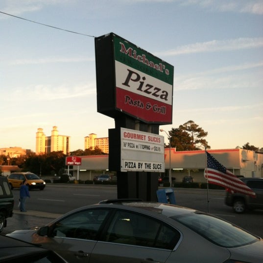 1/27/2012 tarihinde Matthew H.ziyaretçi tarafından Michael&#39;s Pizza, Pasta &amp; Grill'de çekilen fotoğraf
