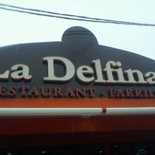 Photo taken at La Delfina by Liliana O. on 12/26/2011