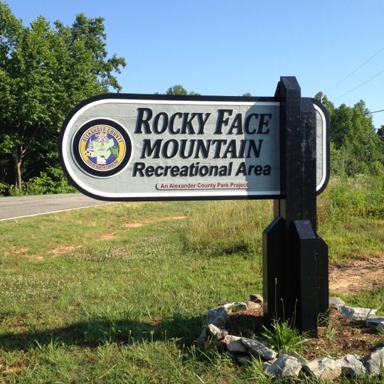 Foto diambil di Rocky Face Mountain Recreational Area oleh Chad R. pada 6/25/2012