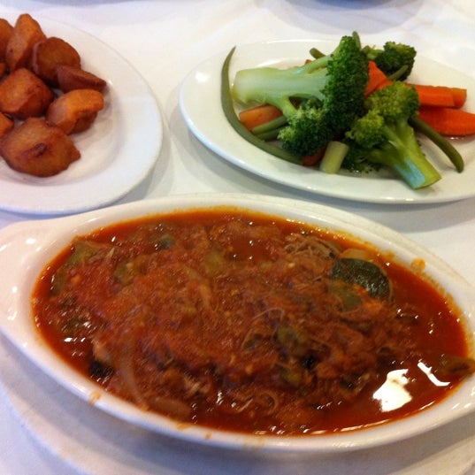 Delicious Cuban cuisine—recommend: Ropa Vieja (shredded beef) w/ mixed vegetables, and plantains