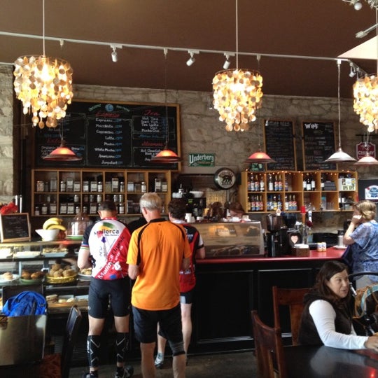 8/18/2012 tarihinde Nate F.ziyaretçi tarafından East Village Coffee Lounge'de çekilen fotoğraf