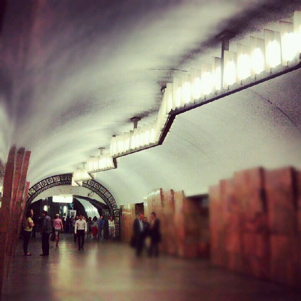 Баррикадная метро