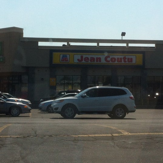 PJC Jean Coutu Pharmacie à PointeauxTrembles