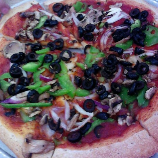 Cis sucks Cis pizza