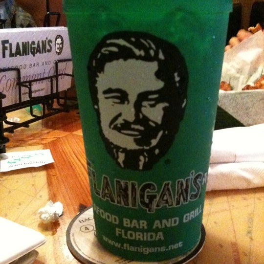 Photo taken at Flanigan&#39;s Seafood Bar &amp; Grill by Eric B. on 1/21/2011