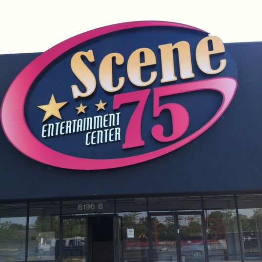 Photo prise au Scene75 Entertainment Center par Tony S. le5/18/2012