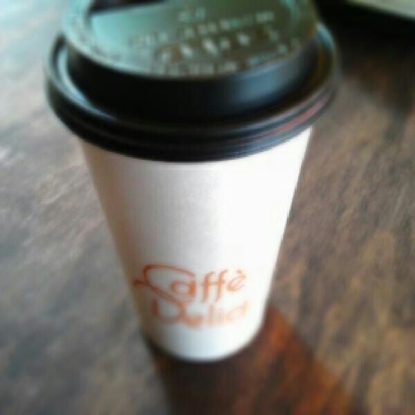 Foto tirada no(a) Caffe Delia por Eric &#39;Otis&#39; S. em 5/4/2012