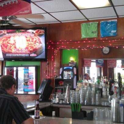 9/8/2012にSteve S.がSnickers Bar &amp; Grillで撮った写真