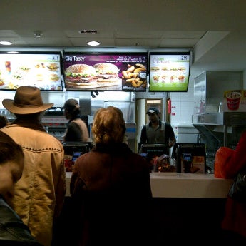 Foto tomada en McDonald&#39;s  por Elena R. el 1/30/2012