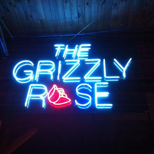 Photo taken at Grizzly Rose by Melanie B. on 10/1/2011