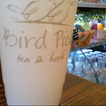 6/1/2012にDPがBird Pick Tea &amp; Herbで撮った写真