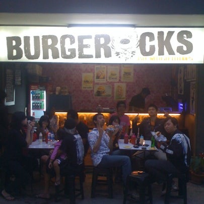 Photo taken at Burgerocks by Wied W. on 1/16/2011