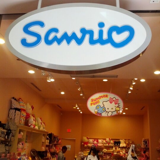 Sanrio Smiles Store At The Mall At Millenia In Orlando, 54% OFF