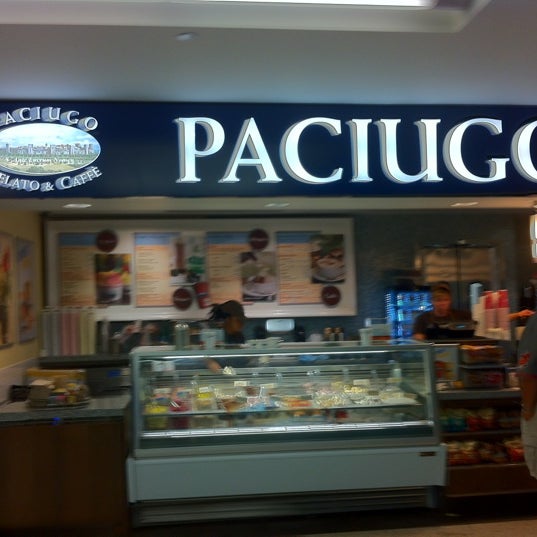 Foto diambil di Paciugo Gelato &amp; Caffè oleh Thomas B. pada 8/29/2012