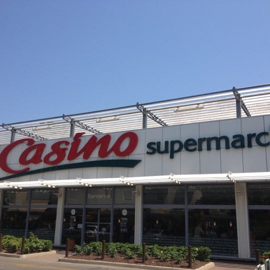 Foto tirada no(a) Casino supermarche por ProcherkMarkovich em 7/24/2012