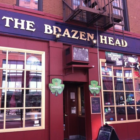 Foto tirada no(a) The Brazen Head por John K. em 3/14/2012