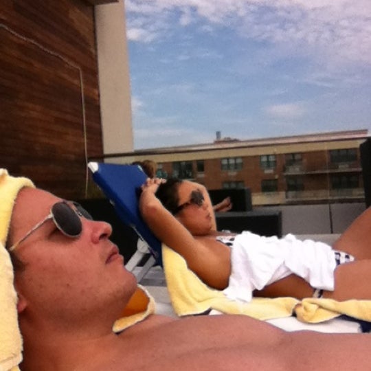 รูปภาพถ่ายที่ Allegria Hotel Rooftop Pool &amp; Deck โดย Drew K. เมื่อ 8/25/2012