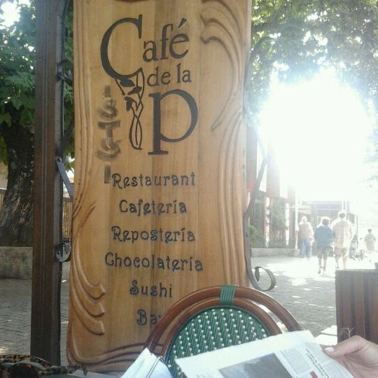 Foto diambil di Café de la P oleh Agustina A. pada 2/22/2012