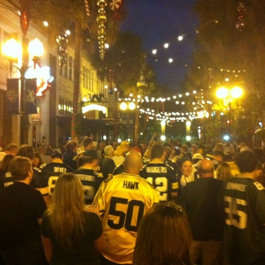 Wall Street Plaza Bar in Central Business District