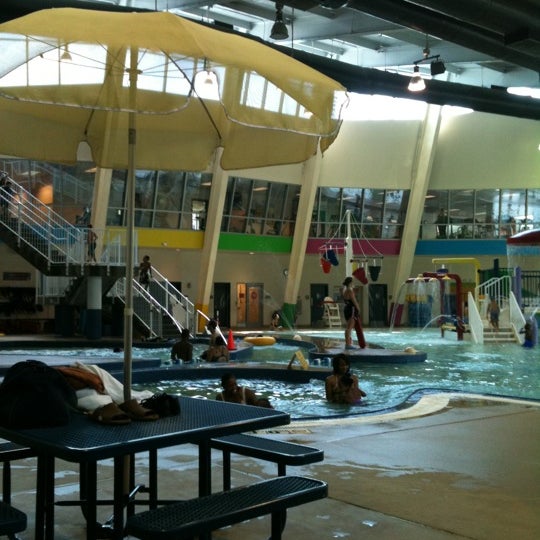 Photo taken at Ray&#39;s Splash Planet by Raquel F. on 8/27/2011