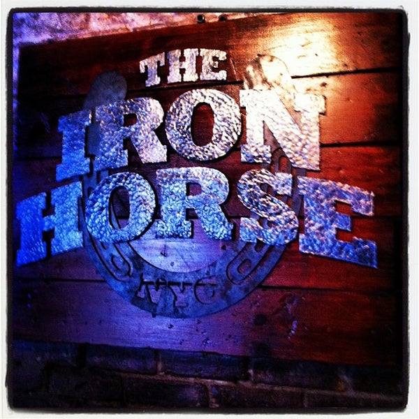 Foto scattata a Iron Horse NYC da Brian B. il 7/4/2012
