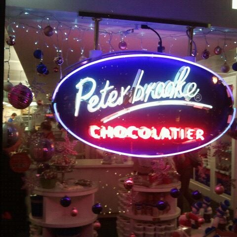 Photo taken at Peterbrooke Chocolatier of Winter Park by Andre M. on 12/29/2011