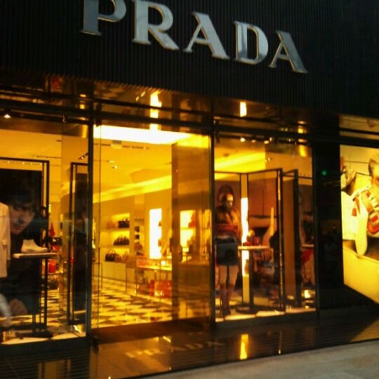 Fotos En プラダ 銀座ブティック Prada Boutique Ahora Cerrado 銀座 1 Tip De 135 Visitantes