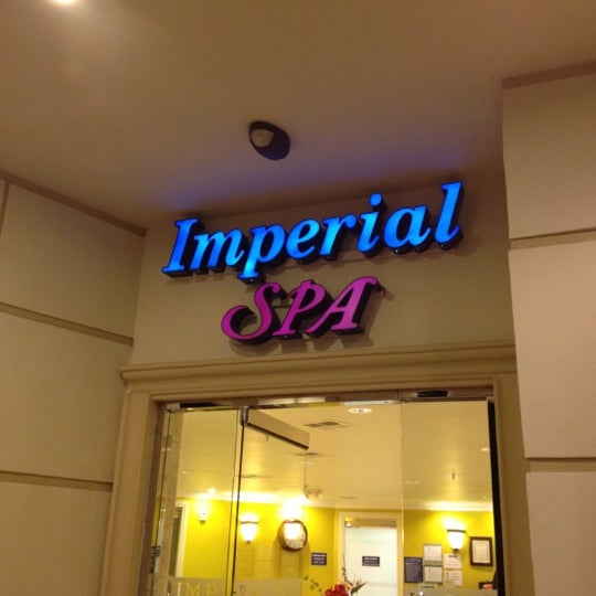 Photo taken at Imperial Spa by Supunika C. on 3/28/2012