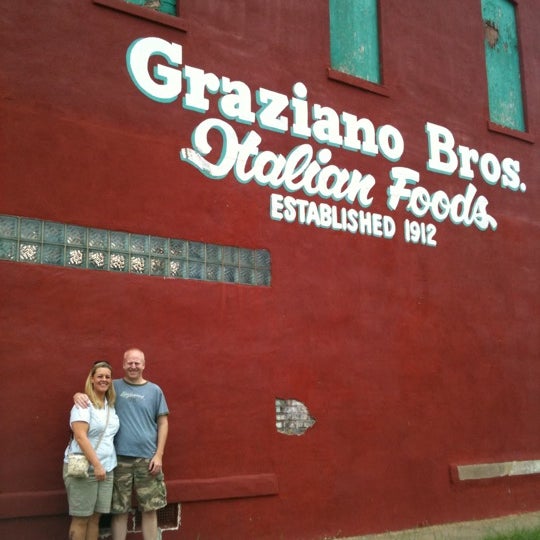 Foto tirada no(a) Graziano Bros por Stephen C. em 8/20/2011