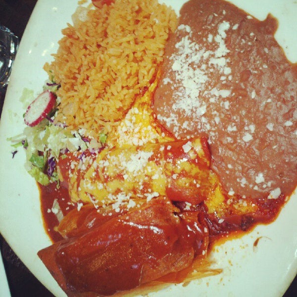 Foto diambil di Mexicali Grill oleh Stephen L. pada 8/11/2012