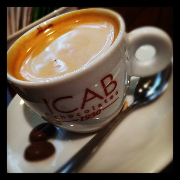 Photo taken at Icab Chocolate Gourmet by Maicol O. on 10/26/2011
