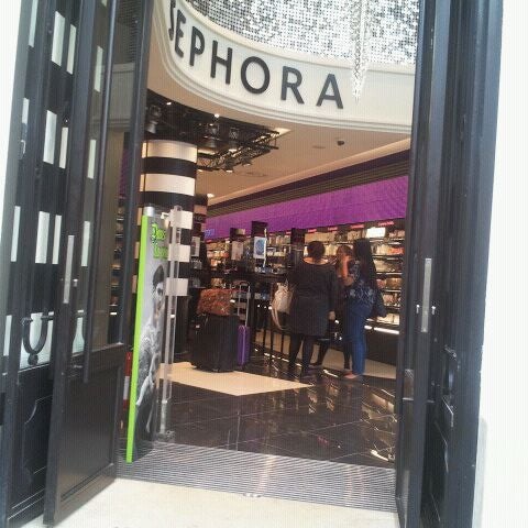 Photo taken at SEPHORA by Fabienne P. on 6/21/2012