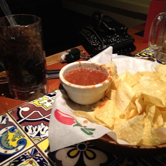 Photo taken at Chili&#39;s Grill &amp; Bar by Nicole C. on 1/23/2012