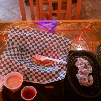 Foto scattata a Zack&#39;s Hotdogs &amp; Hot Sandwiches da Jim H. il 12/14/2011