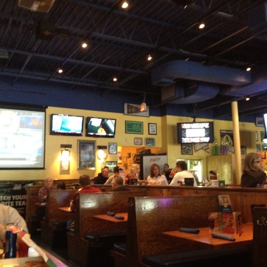 Photo taken at Glory Days Grill by Charlie W. on 4/28/2012