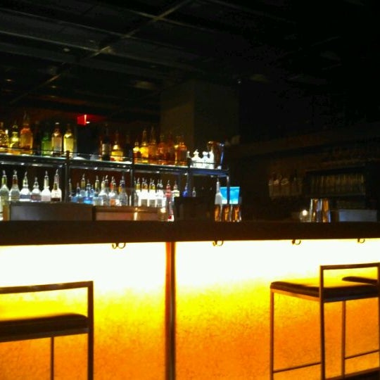รูปภาพถ่ายที่ Cities Restaurant &amp; Lounge โดย Anik J. เมื่อ 5/15/2011