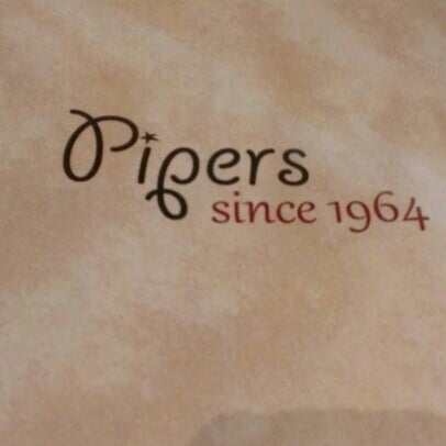 6/22/2012 tarihinde Steve O.ziyaretçi tarafından Pipers Restaurant'de çekilen fotoğraf