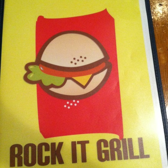 Foto tirada no(a) Rock It Grill por Alexis T. em 3/3/2012