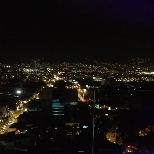 Photo taken at Diez Hotel Categoría Colombia by Revo E. on 1/13/2012